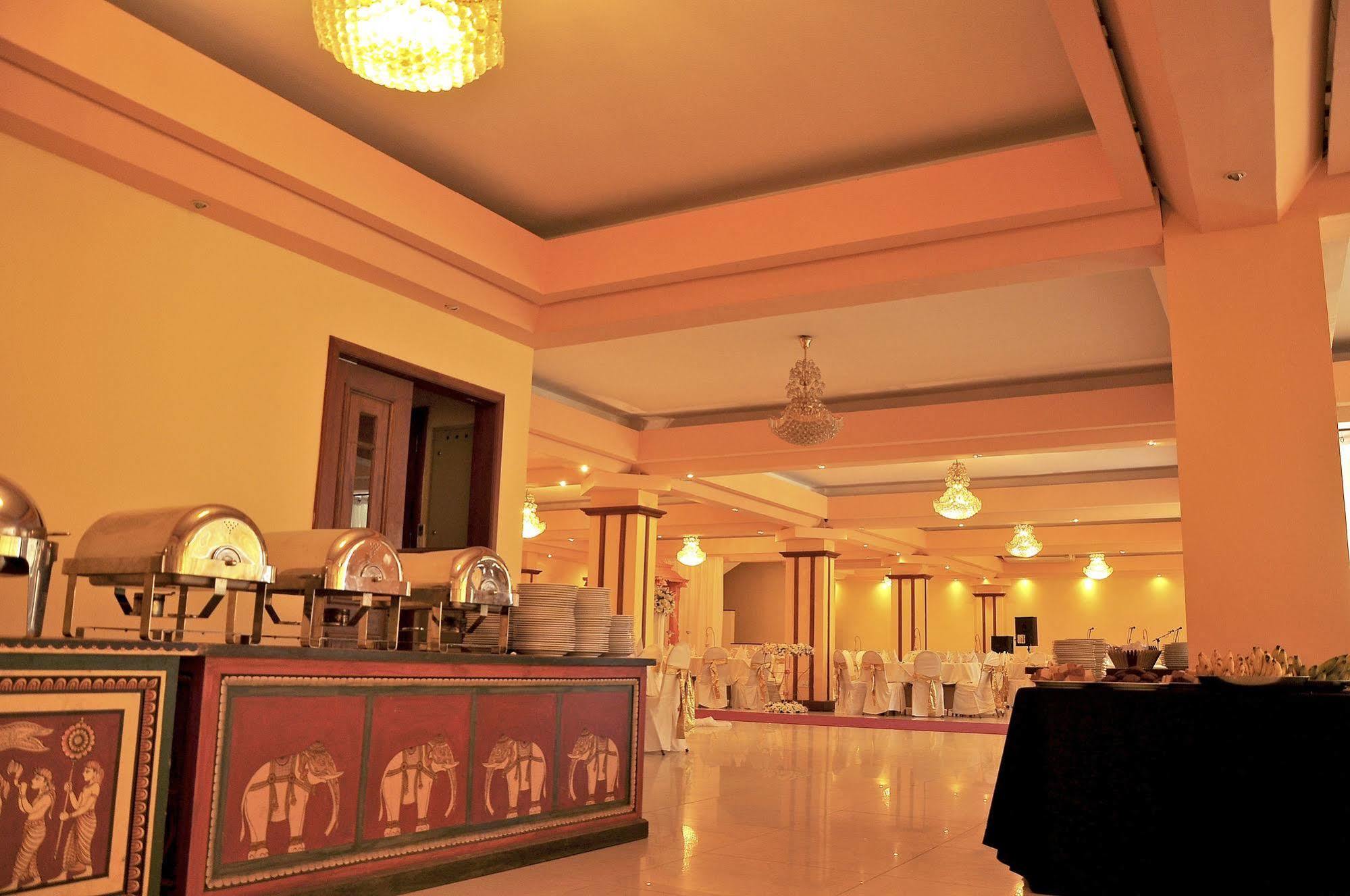 Oak Ray Regency Ξενοδοχείο Κάντι Εξωτερικό φωτογραφία