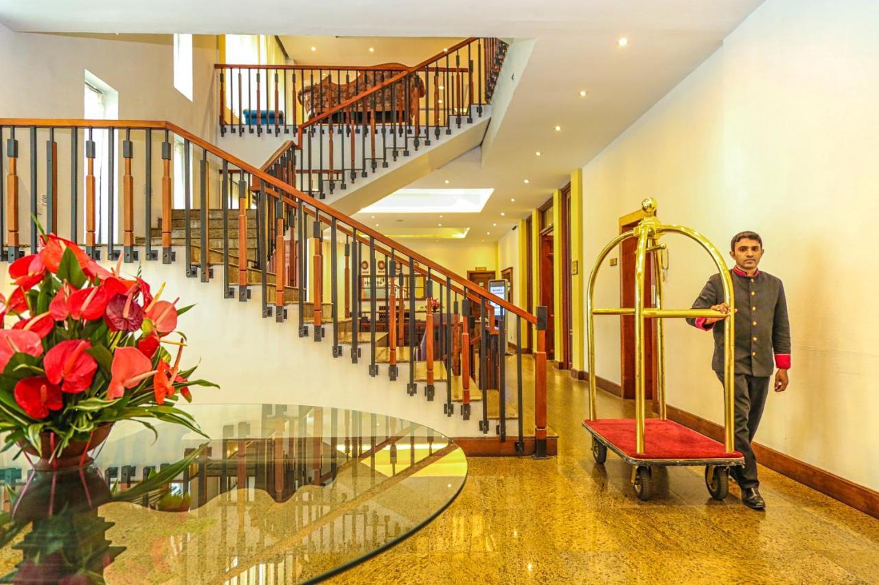 Oak Ray Regency Ξενοδοχείο Κάντι Εξωτερικό φωτογραφία